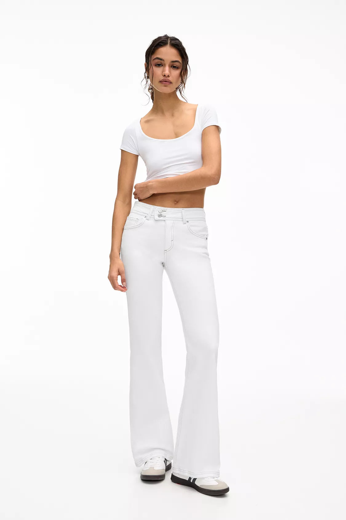 Low-waist bootcut woman pants