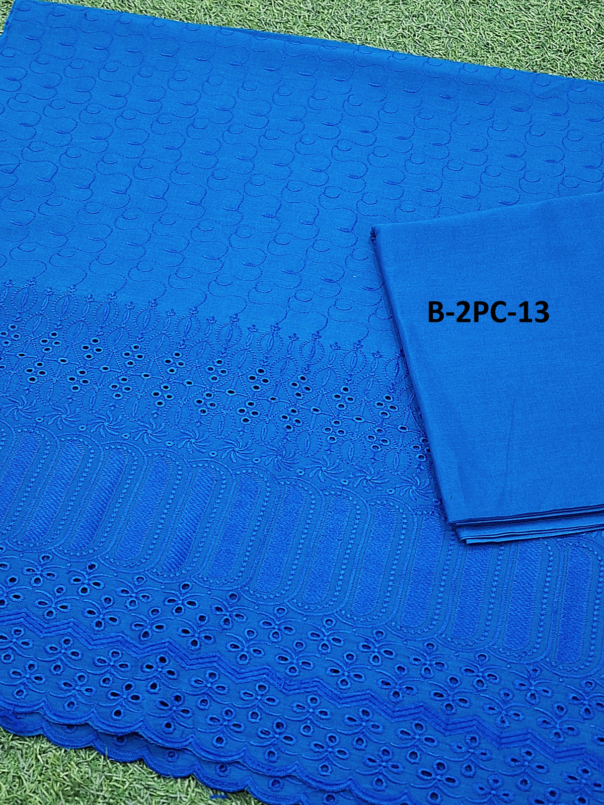 BAREEZA 2PC LAWN CHIKENKARI SHIRT/TROUSER