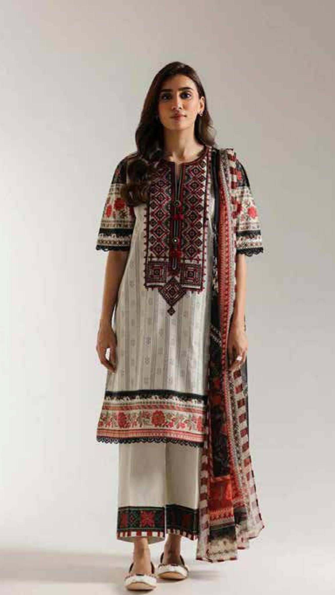 Ethnc 2 Piece Lawn – Unstitched Shirt & Dupatta