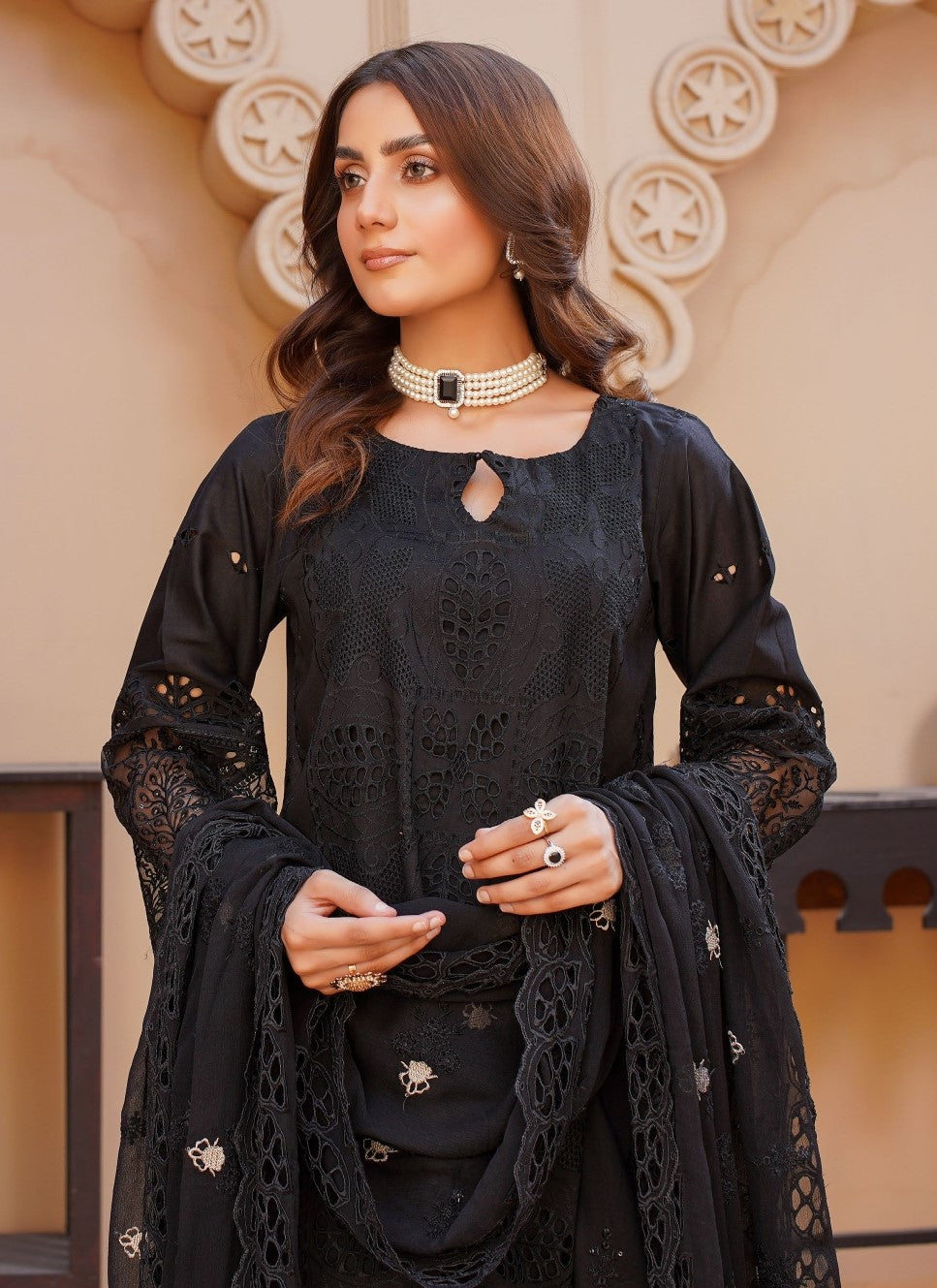 BAREEZA iZEL – Unstitched 3-Piece Embroidered Lawn Suit