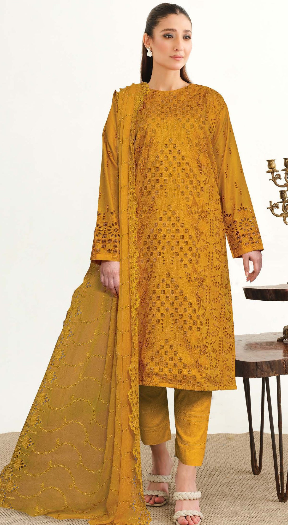 JOHRA-Yasheem Chikankari Lawn 3 Piece Suit