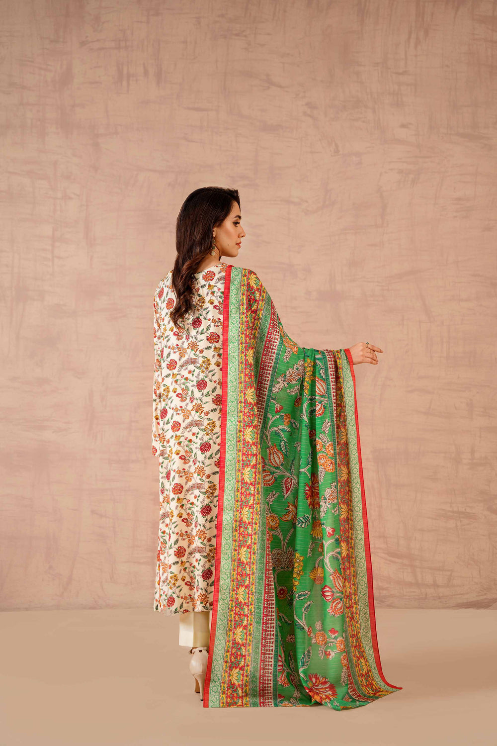 Nishat Unstitch 3PC Printed Lawn (Cream)