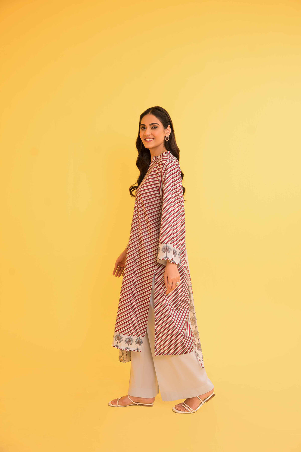 Nishat Unstitch 3PC Printed Lawn (pink)