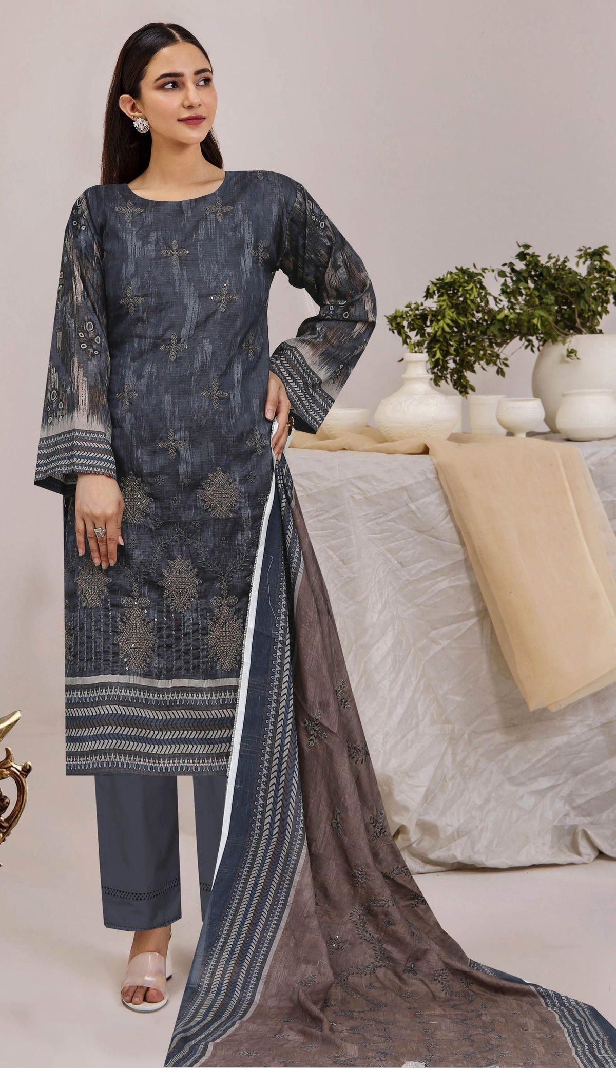 Usman Kashif – Diya Lawn Embroidered 3 Piece Suit \