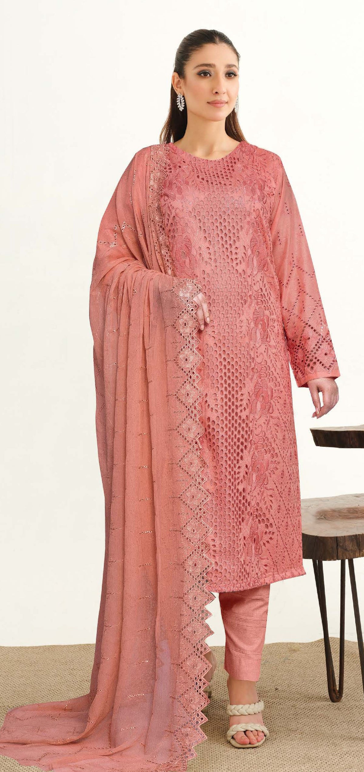 JOHRA-Yasheem Chikankari Lawn 3 Piece Suit