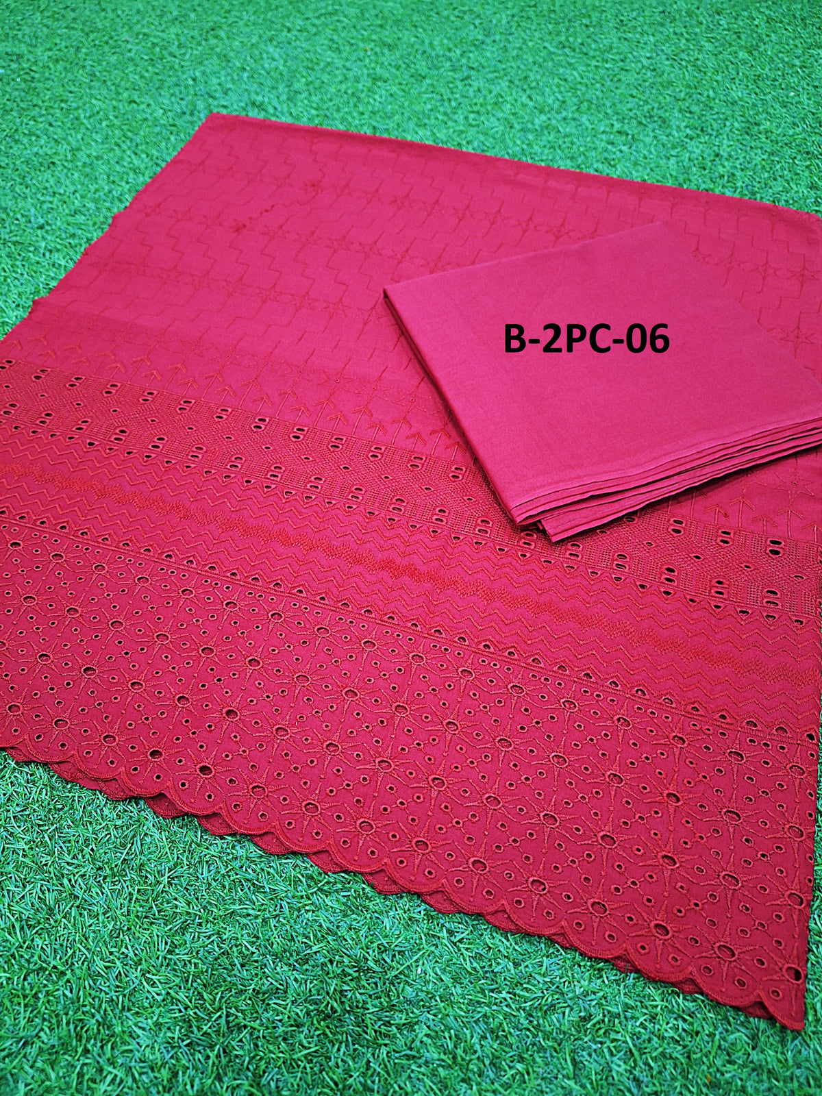 BAREEZA 2PC LAWN CHIKENKARI SHIRT/TROUSER