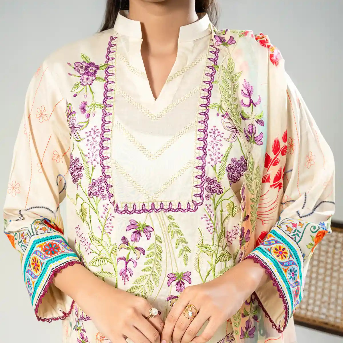 Aarzoo By KBC Fashion – 3 Piece Unstitched Embroidered Lawn Suit  – Off White