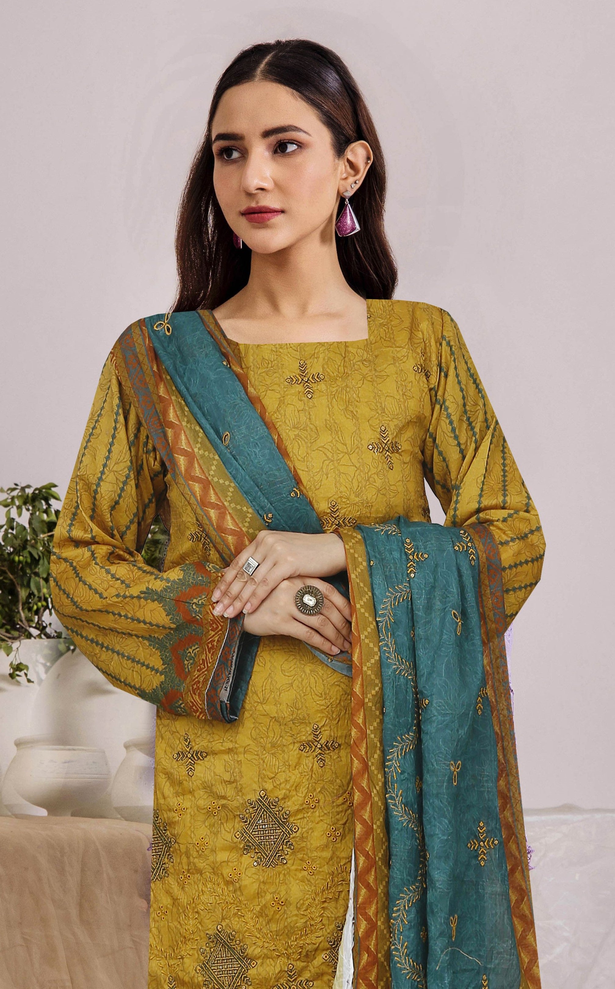 Usman Kashif – Diya Lawn Embroidered 3 Piece Suit