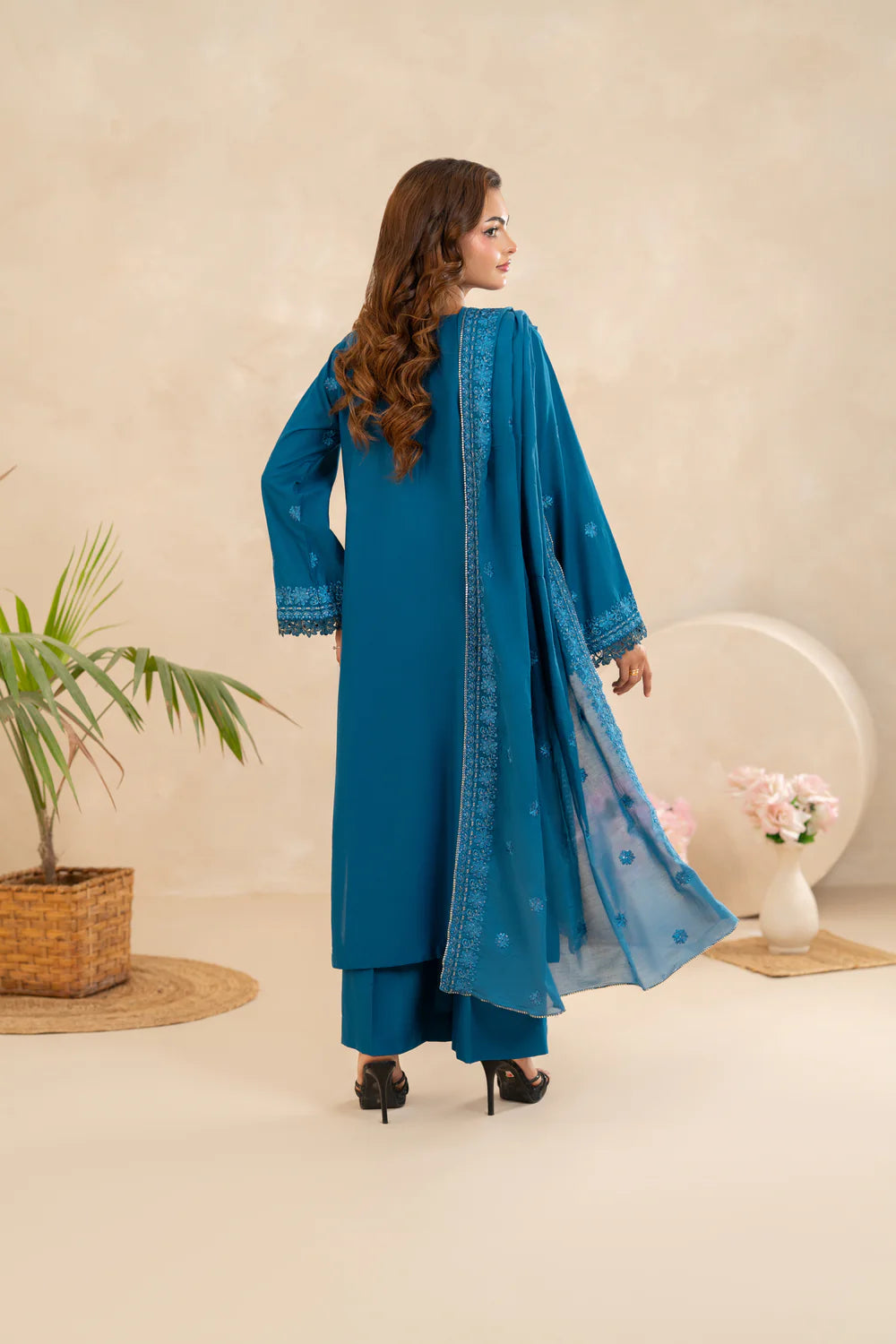 Zunaira Zamal-3PC-Embroidery Unstitch Lawn (Royal Blue)