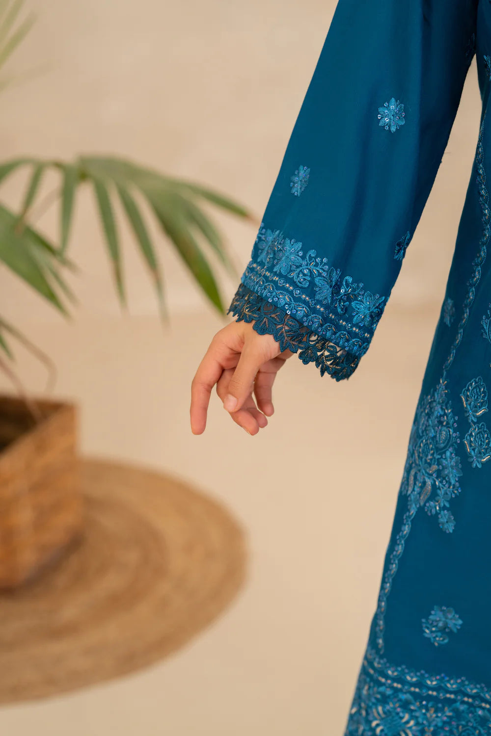 Zunaira Zamal-3PC-Embroidery Unstitch Lawn (Royal Blue)