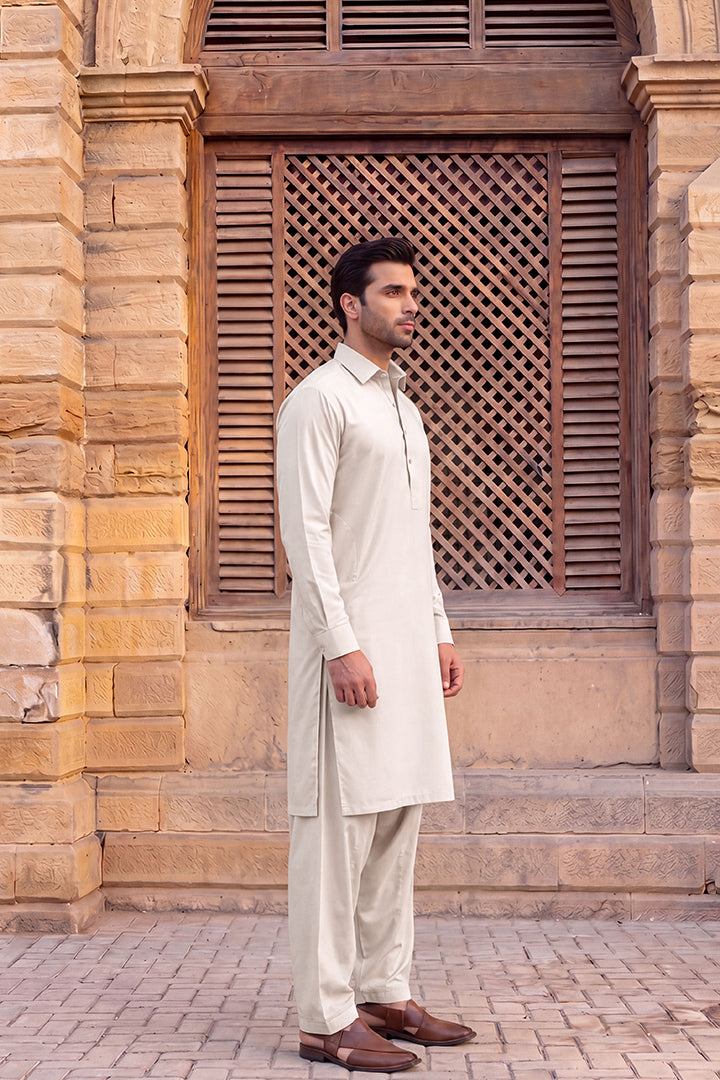Gul Ahmed – Men’s Unstitched Wash & Wear Fabric (Off White)