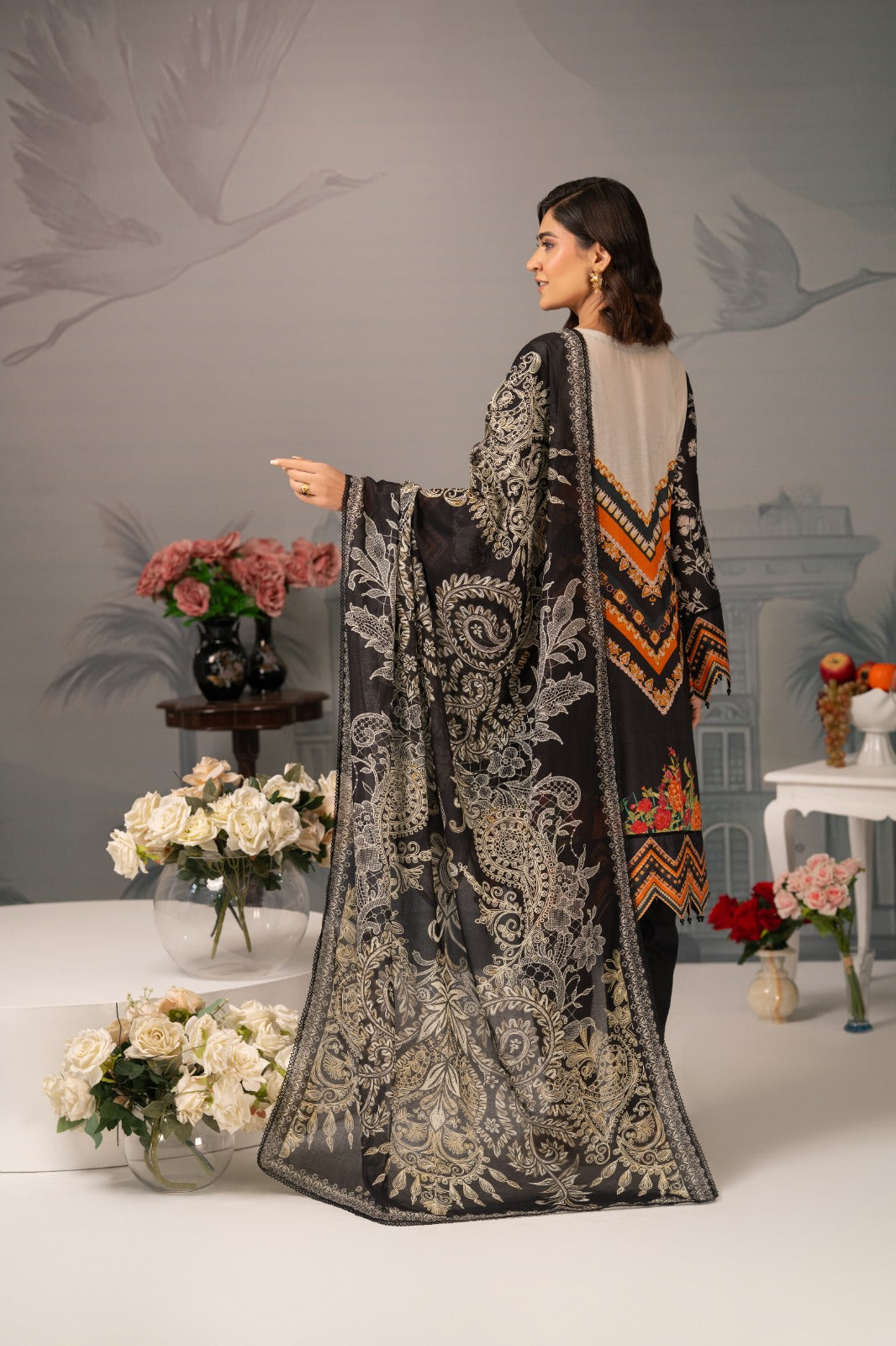 Zarwan by KBC Fashion – Embroidered Neckline | Lawn 3Piece suit (Black & Floral)