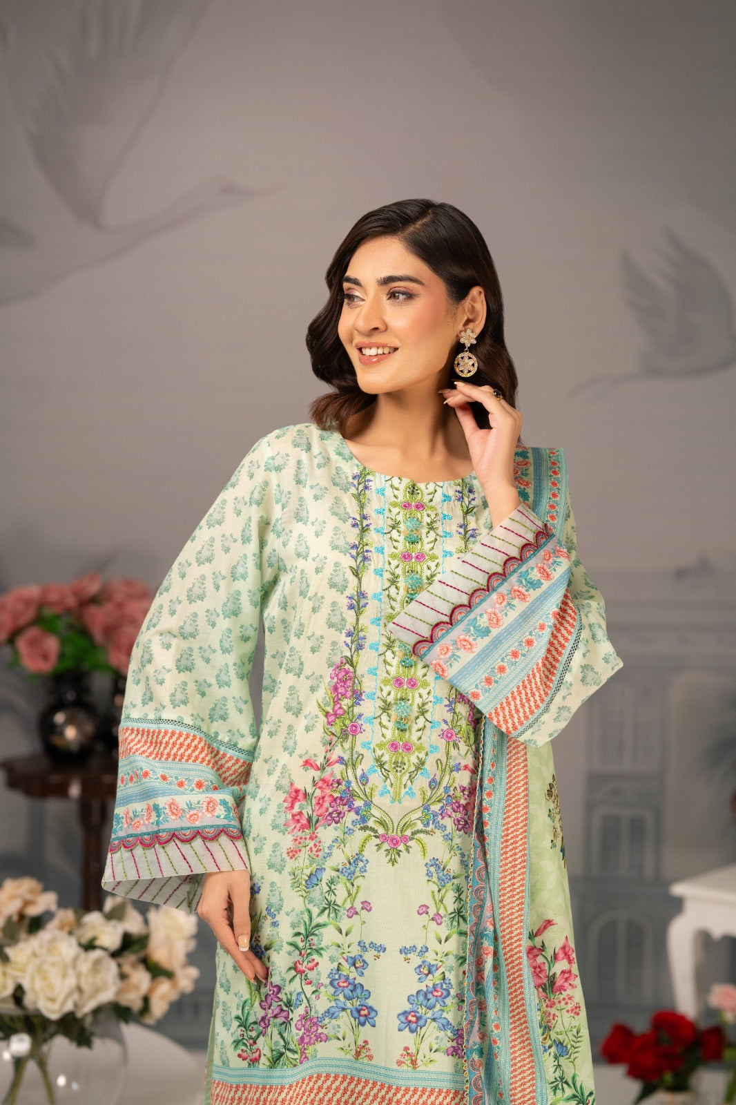 Zarwan by KBC Fashion – Embroidered Neckline | Lawn 3Piece suit (Light Green)