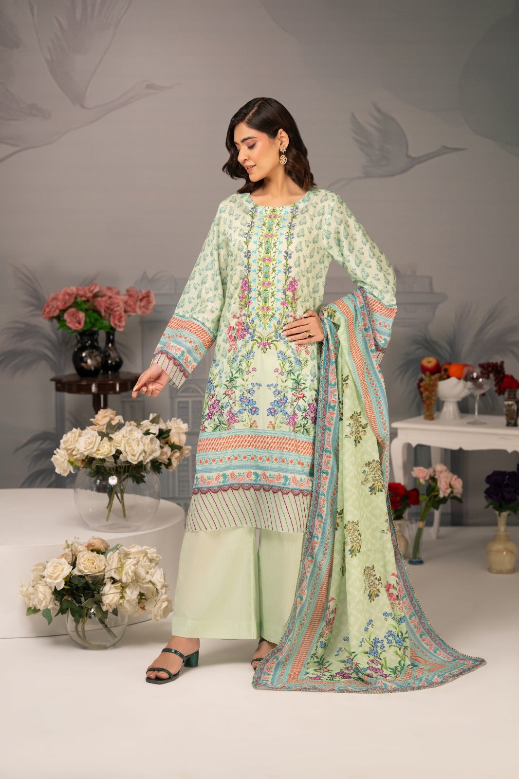 Zarwan by KBC Fashion – Embroidered Neckline | Lawn 3Piece suit (Light Green)