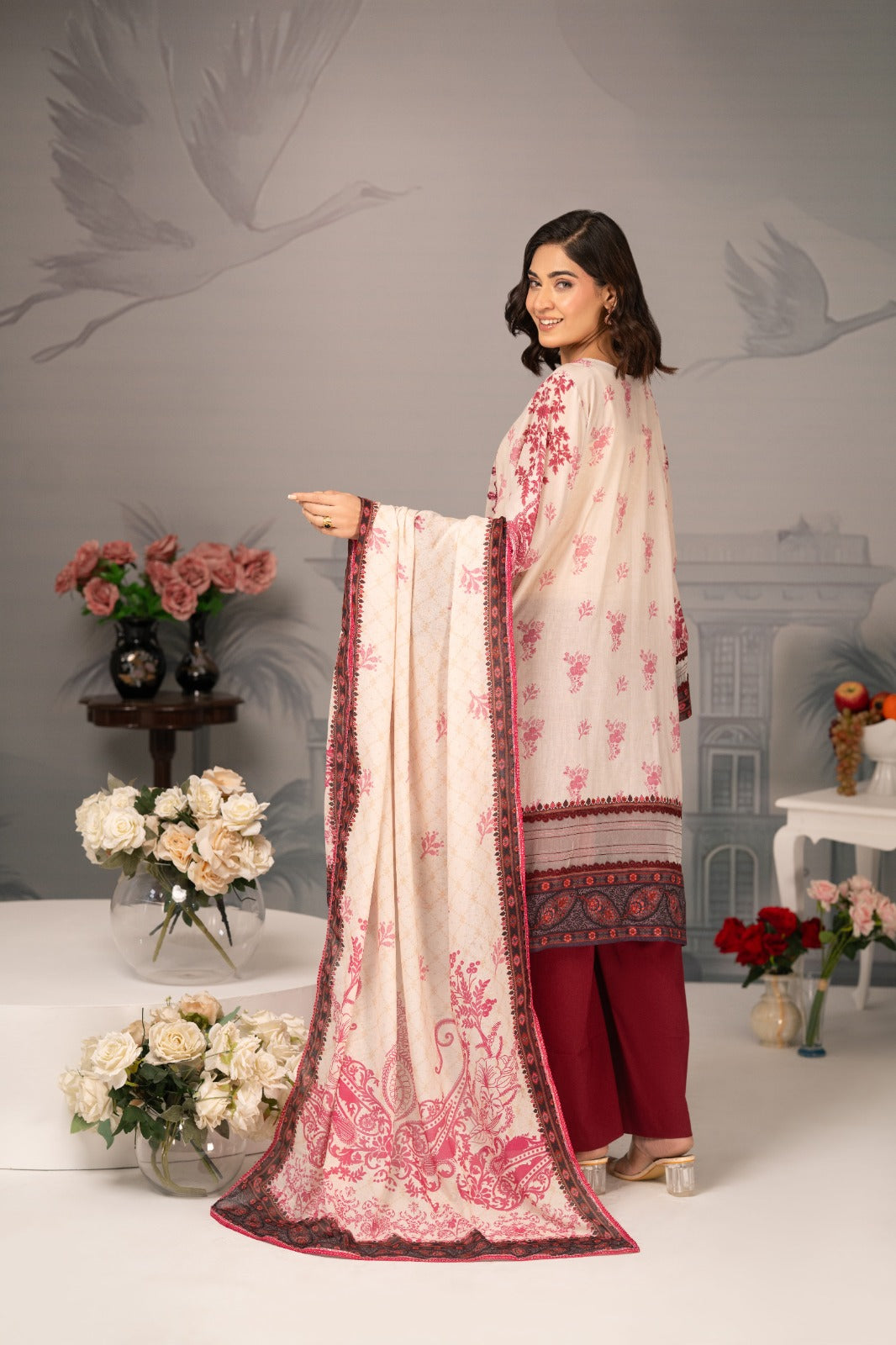 Zarwan by KBC Fashion – Embroidered Neckline | Lawn 3Piece suit (Ivory & Violet Pink )