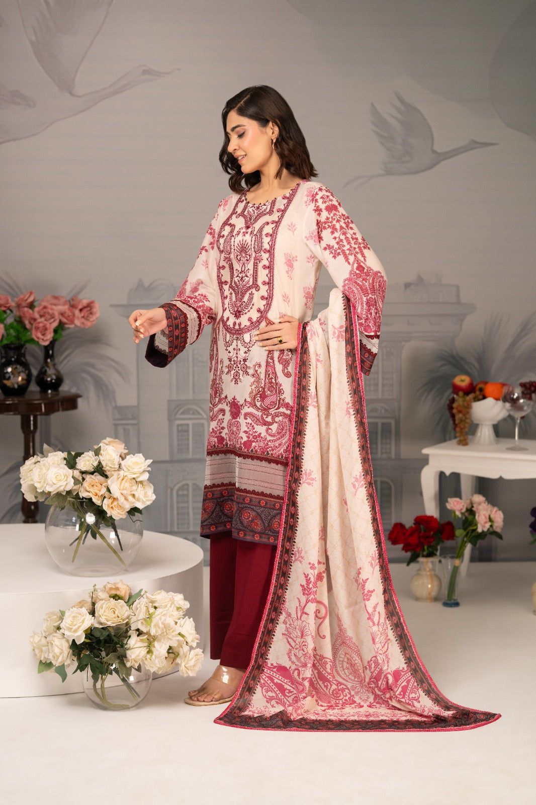 Zarwan by KBC Fashion – Embroidered Neckline | Lawn 3Piece suit (Ivory & Violet Pink )