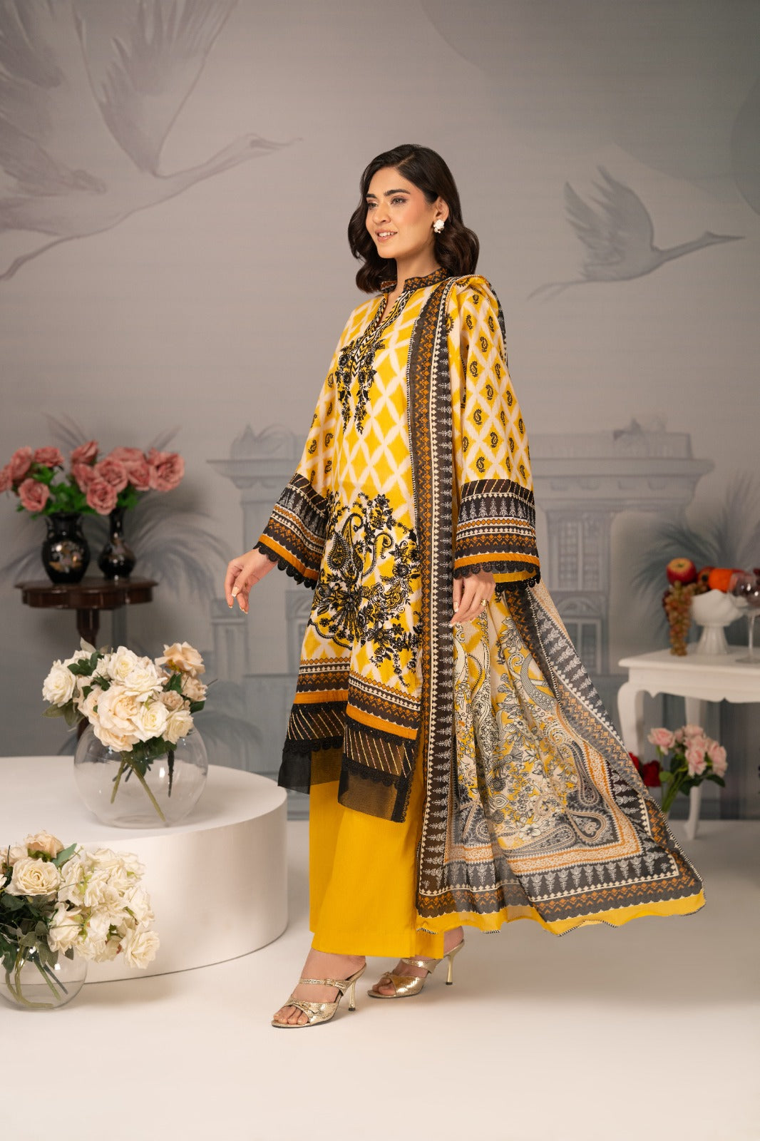 Zarwan by KBC Fashion – Embroidered Neckline | Lawn 3Piece suit (Yellow & Black )