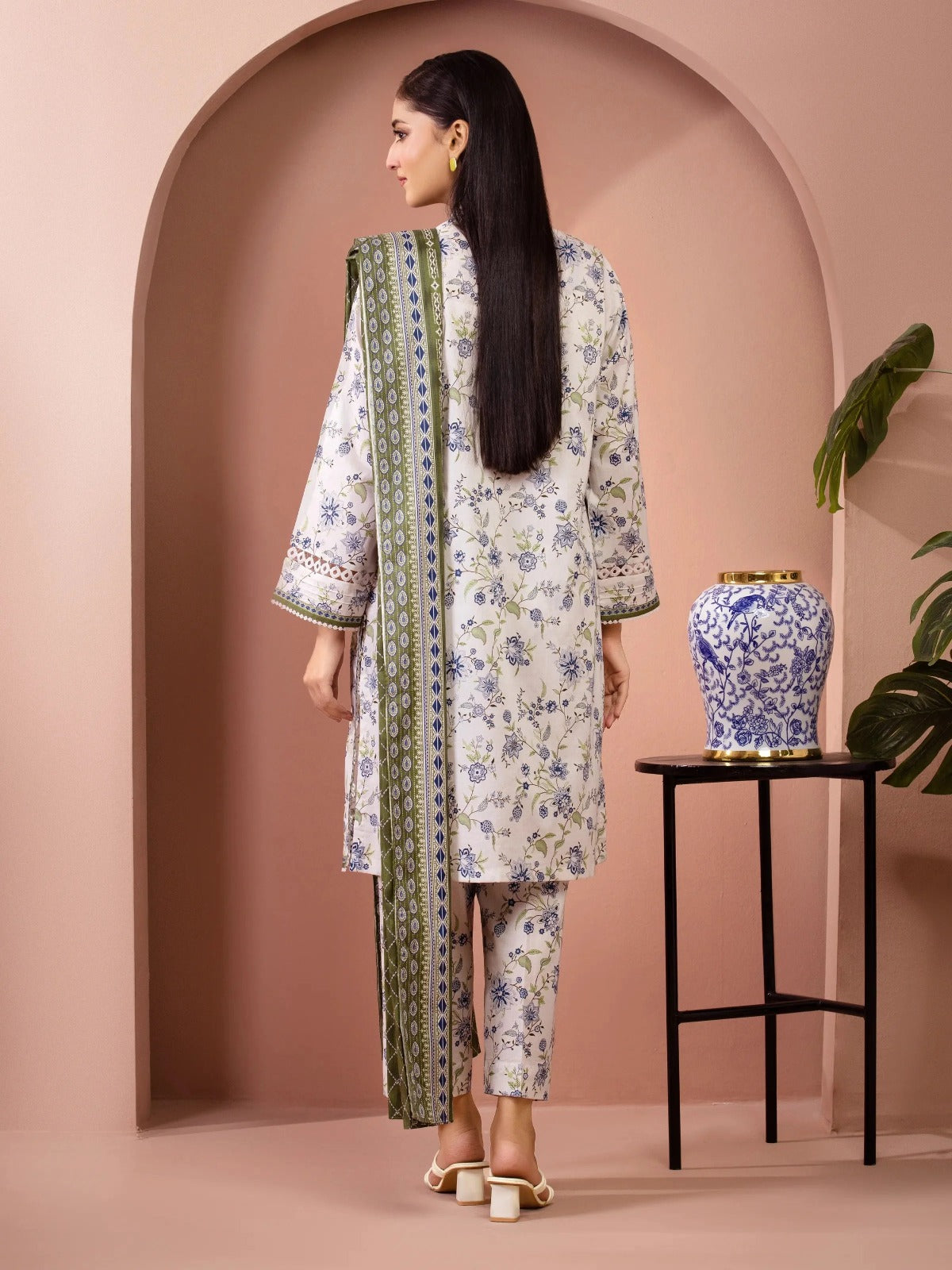 Edenrobe By Allure Unstitched Printed Lawn (White)