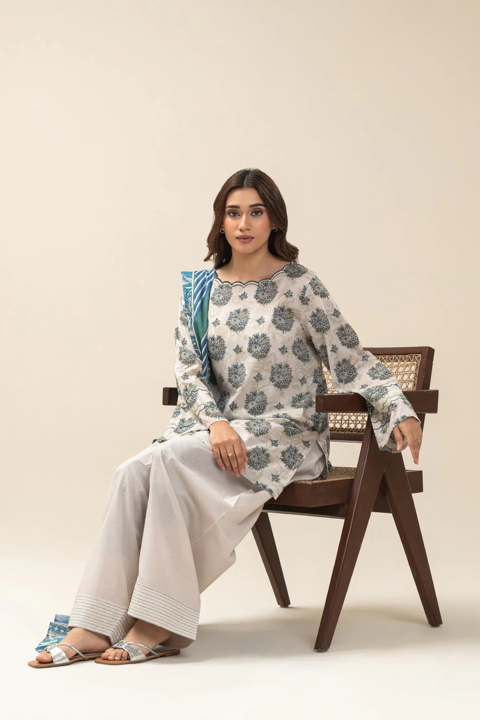 Beechtree-3PC-Unstitch Printed Lawn (Matrix of white)