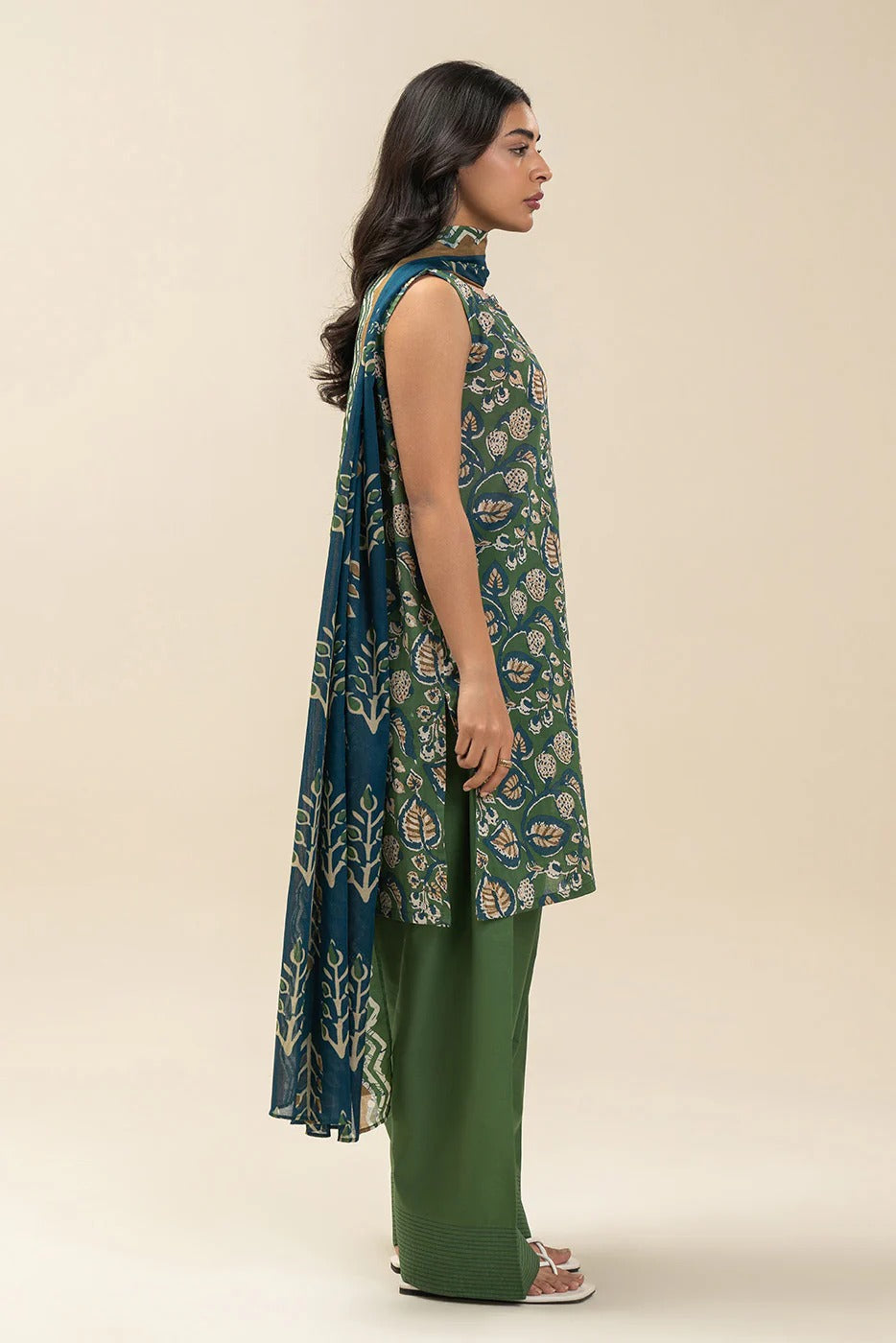 Beechtree-3PC-Unstitch Printed Lawn (Green pea)