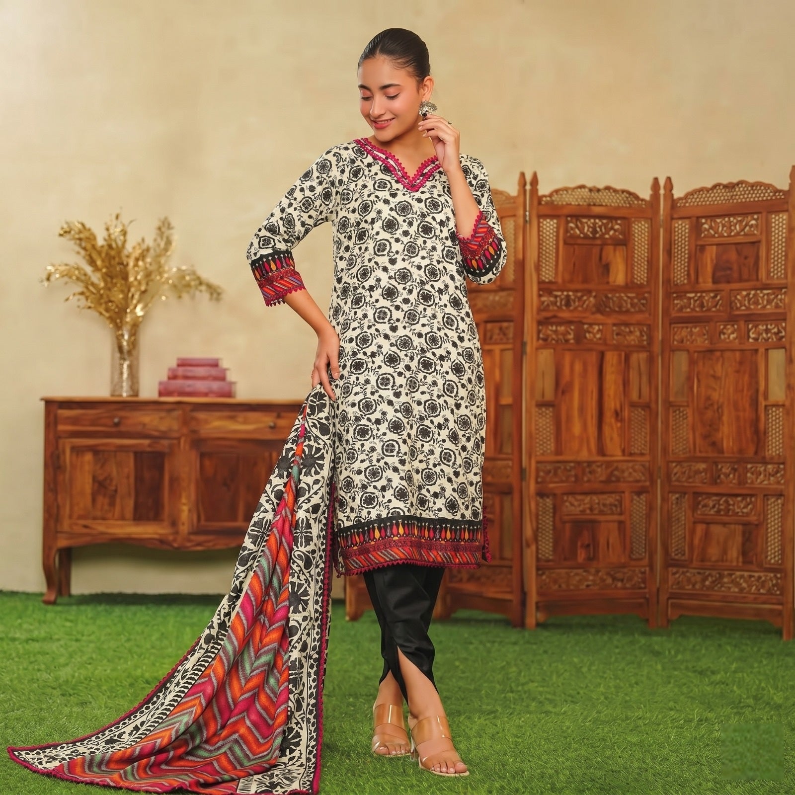 Mor Bagh By Beechtree Lawn Unstitched 3 Piece Suit
