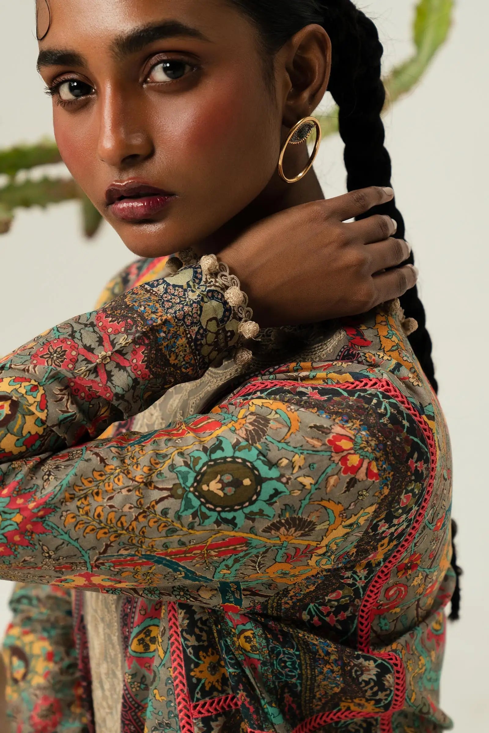 Mahya Sana Safinaz 3PC Unstitch Lawn. (light gray)